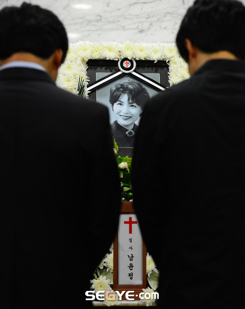 만든곳: 한국 네티즌본부 카페