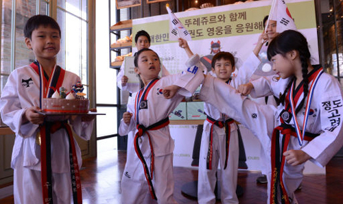 만든곳: 한국 네티즌본부 카페