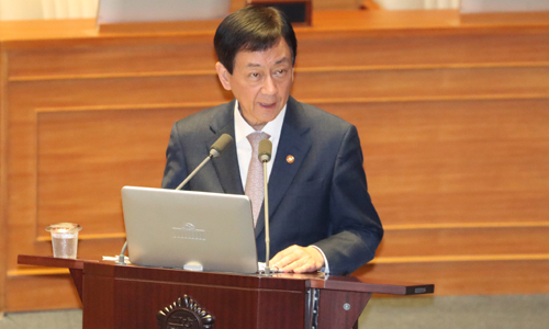 진영 "방역·검역 노력했지만 한계 있어…국민께 송구"