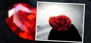 찐 달걀 20년 뒀더니 ‘루비’로 변해