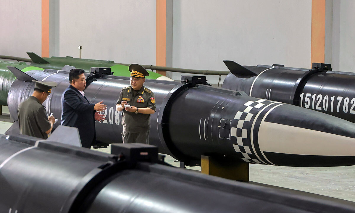 김정은, 미사일 공장 시찰… 방중 임박 [中 전승절]