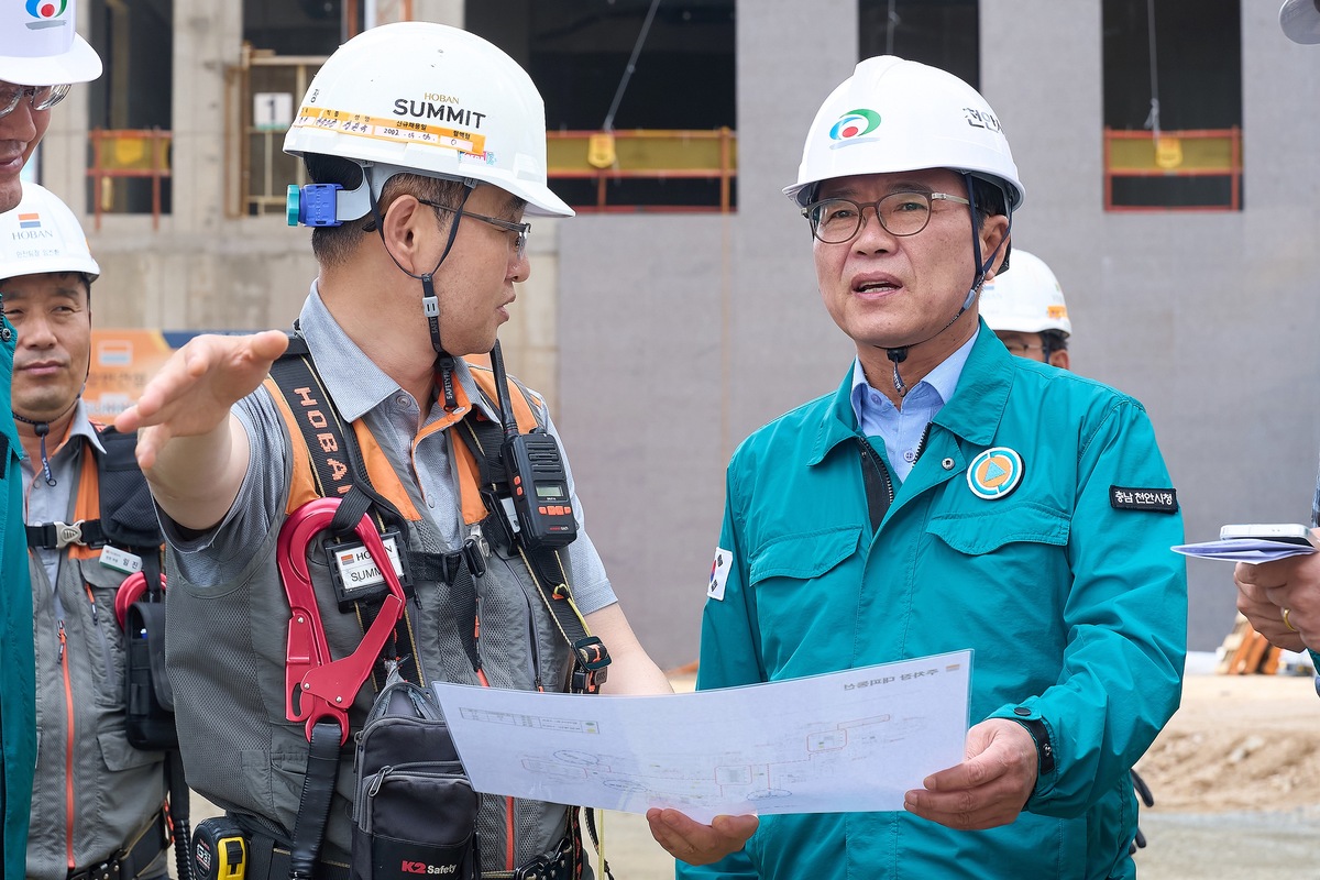김석필 천안시장 권한대행 “‘어∼어∼’ 하면 안됩니다 현장 안전관리 철저히 챙겨 주세요”