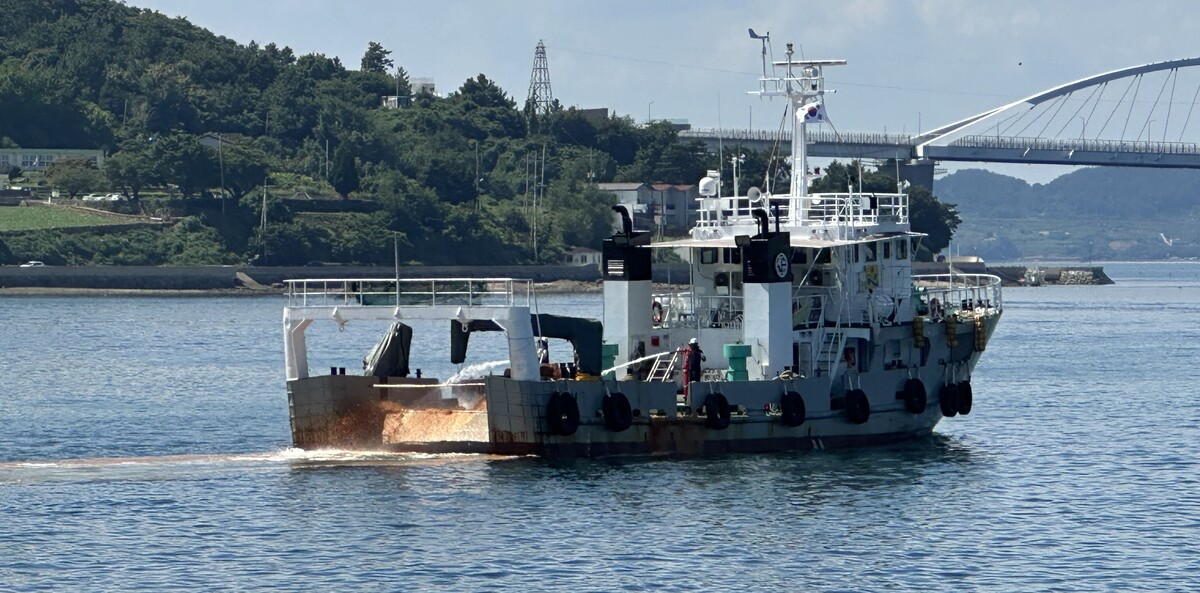 전남 득량만에 적조주의보 확대 발령…방제·예찰 강화