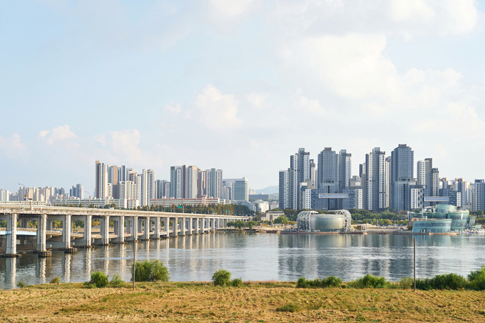“2030, 강남 아파트 포기해야 하나?”…‘금수저 보호 정책’ 논란