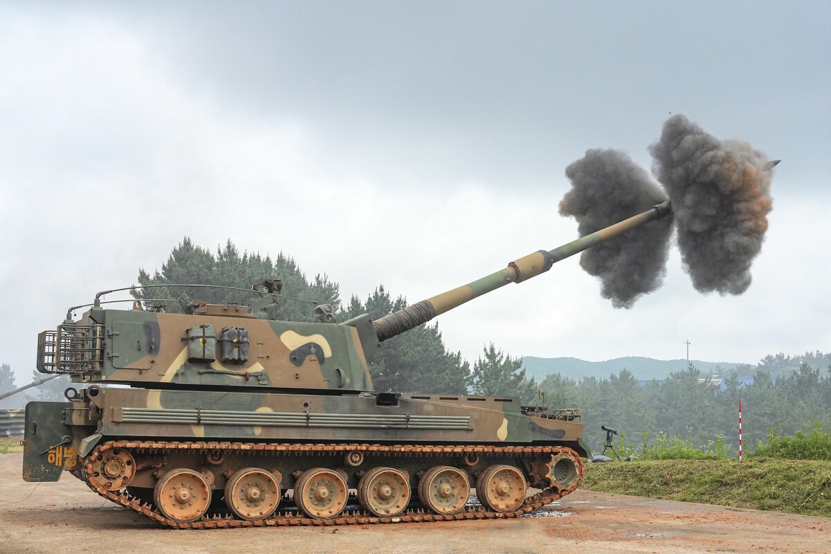 해병대, 서북도서 일대서 해상사격훈련…K-9 등 170여발 발사