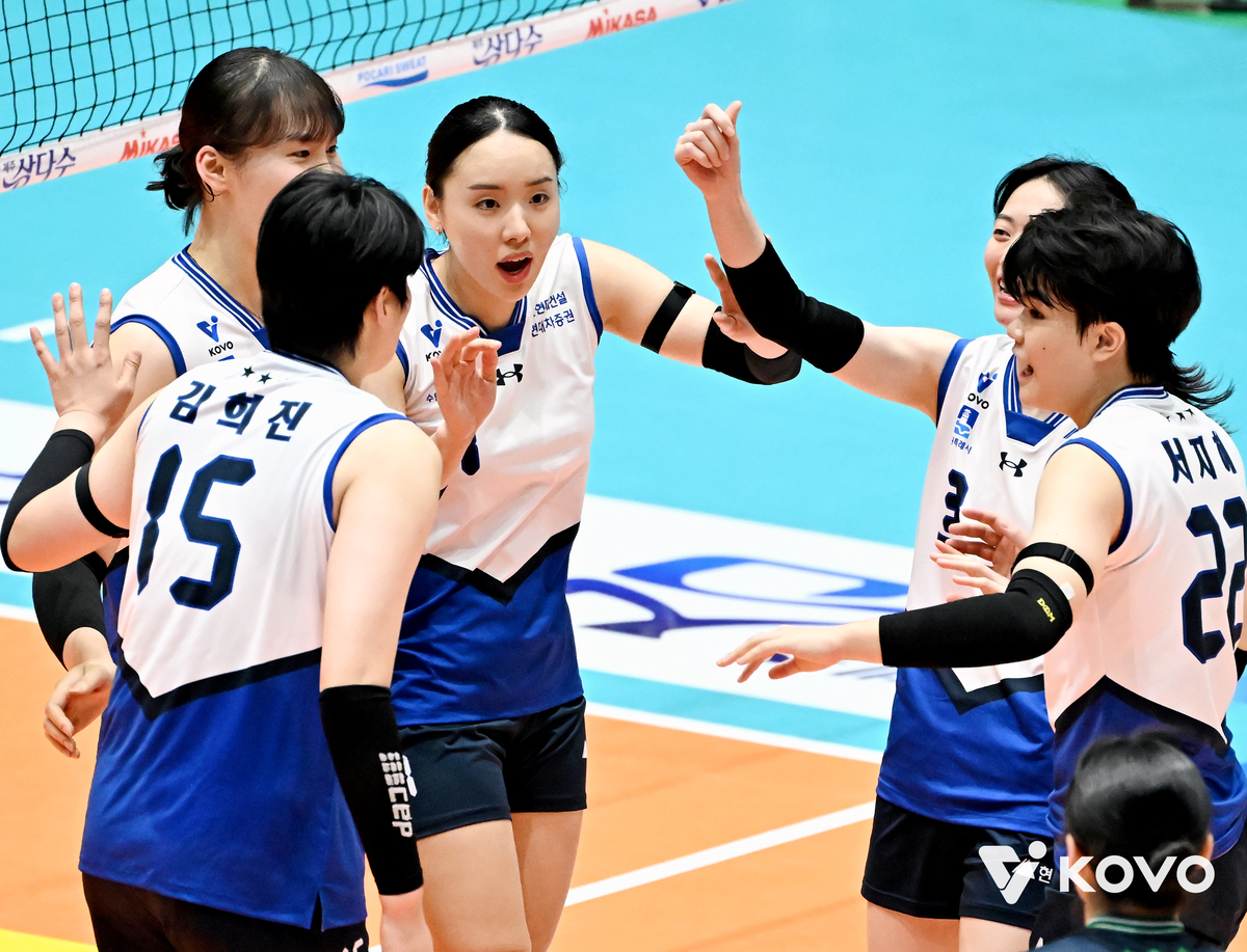 처음 성사된 ‘예림 더비’의 결과는? 8500만원 받는 ‘보상 예림’이 연봉 3억7000만원에 페퍼로 옮긴 ‘FA 예림’에 완승 [남정훈의 오버 더 네트]