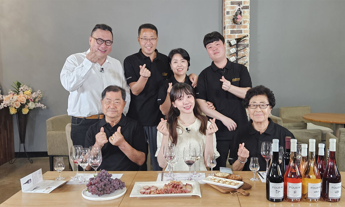 3대가 와인을…4가지 와인으로 승부하는 갈기산포엠와이너리 [이복진의 술래잡기]