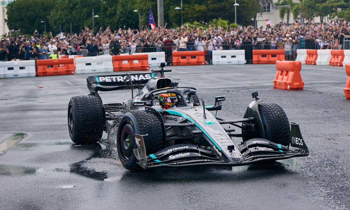 F1 인기 힘입어 ‘쇼런’ 유치…경기 용인서 메르세데스-AMG 페트로나스팀 주행