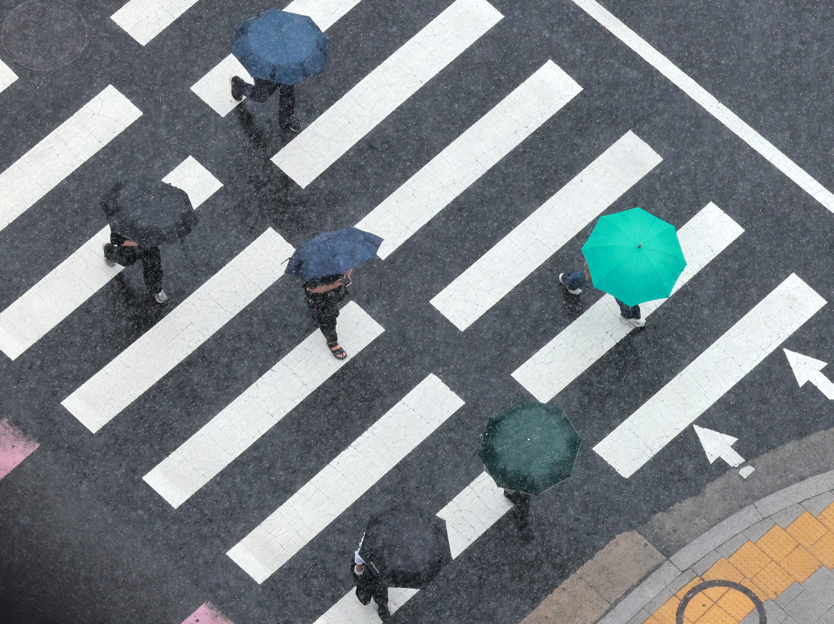 추석 연휴 앞두고 궂은 날씨…구름 낀 중부지방, 일부는 소나기 [오늘날씨]
