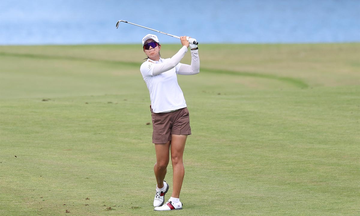 290야드 "펑펑"… 김아림 4개 홀 연속 버디쇼 펼치며 롯데 챔피언십 2연패 향해 질주