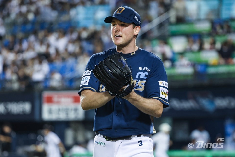 “인생의 이호준처럼” 사령탑 데뷔 시즌에 기적의 9연승으로 가을야구 막차 탑승 성공…NC 이호준 감독의 빛나는 리더십, 시즌 최종전 완승으로 ‘해피 엔딩’