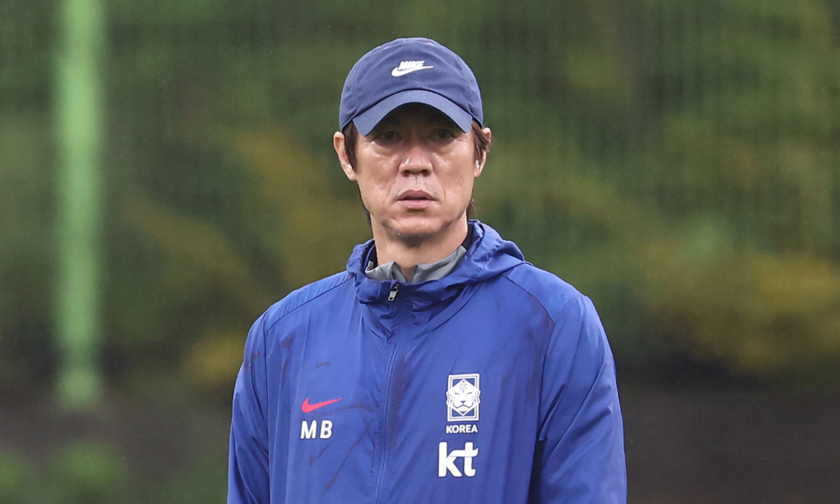 홍명보의 ‘스리백’, 삼바군단 상대로 실험 무대