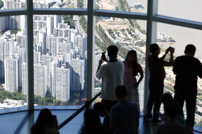 “여보! 내 집 마련 더 어렵게 됐네, 분위기 이상해?”…평당 억대 아파트 속출하자 정부 ‘이 카트’ 만지작