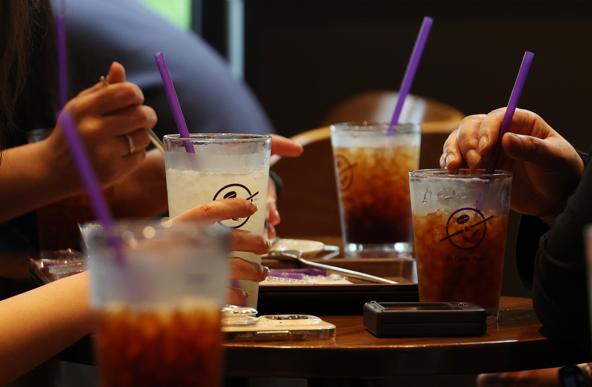 회사 동료는 카페, 나는 치킨집… 누구의 선택이 옳았을까