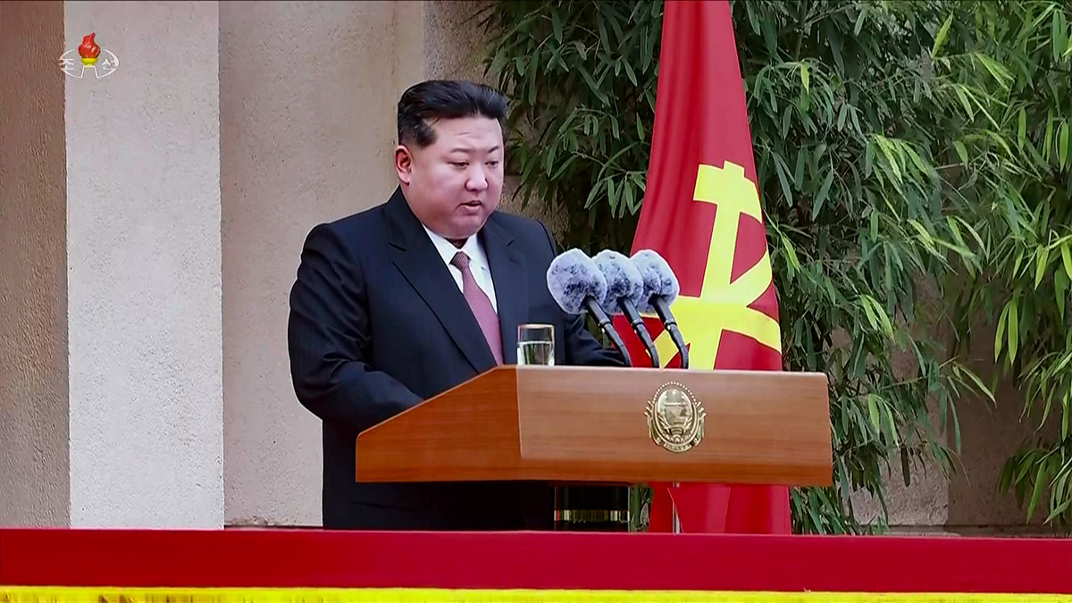 김정은 “몇 해 더 투쟁하면 풍요로운 낙원 건설 가능”