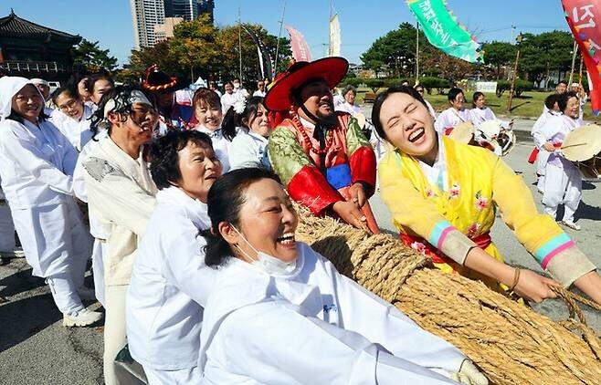 3000년 농경 역사·옛 나루터 재현…여주오곡나루축제 31일 개막 [오상도의 경기유랑]