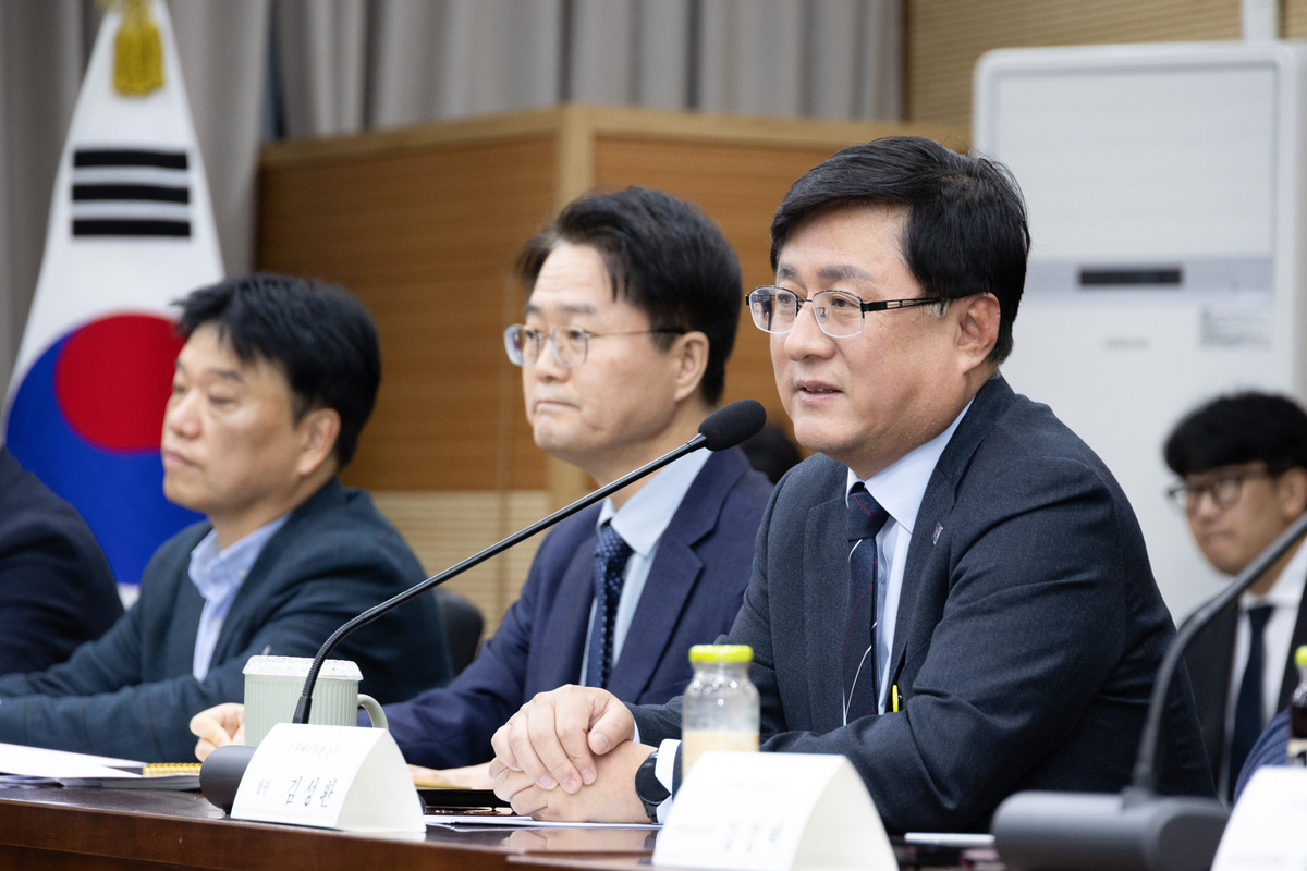 기후부, 부처 출범 후 첫 풍력 간담회…“인허가 문제 원스톱 해소할 것”