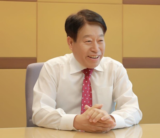 류수노 한국방송통신대 前 총장, 서울 교육 혁신 담은 ‘미래를 여는 열쇠, 교육의 대전환’ 출간