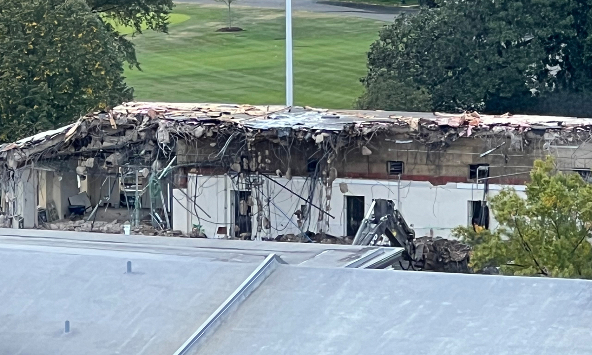 백악관 동관 다 부수고… 연회장 증축 논란