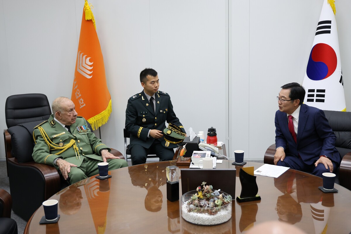 옛 북한 맹방 알제리 “한국 닮고 싶다” [김태훈의 의미 또는 재미]