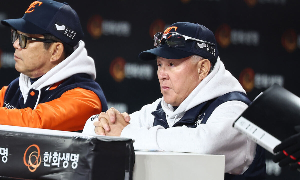 김경문 감독의 김서현에 대한 ‘선택적 믿음의 야구’…한화의 19년 만의 한국시리즈를 비극으로 끝낼 위기로 내몰고 있다