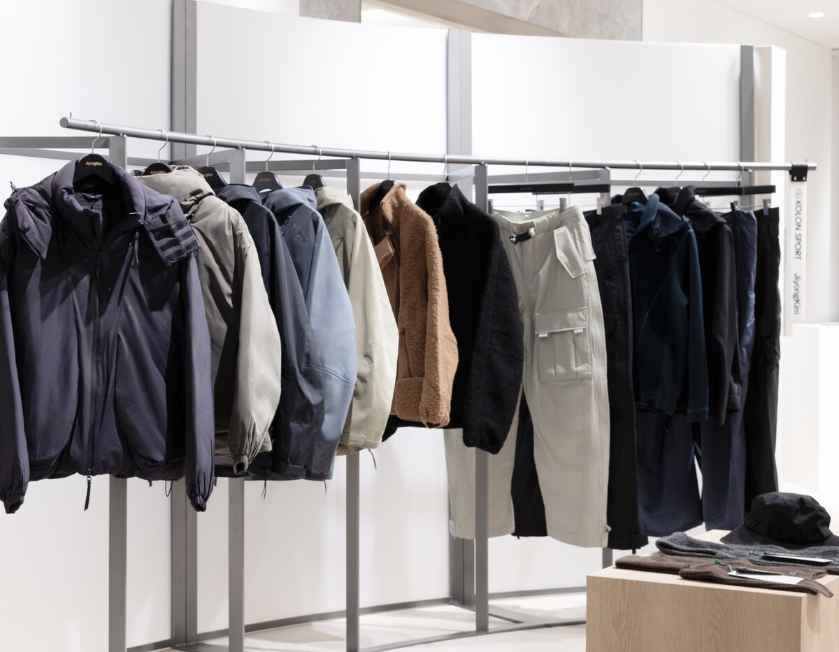 코오롱스포츠, 디자이너 브랜드 지용킴과 협업 진행…신세계 강남점서 팝업