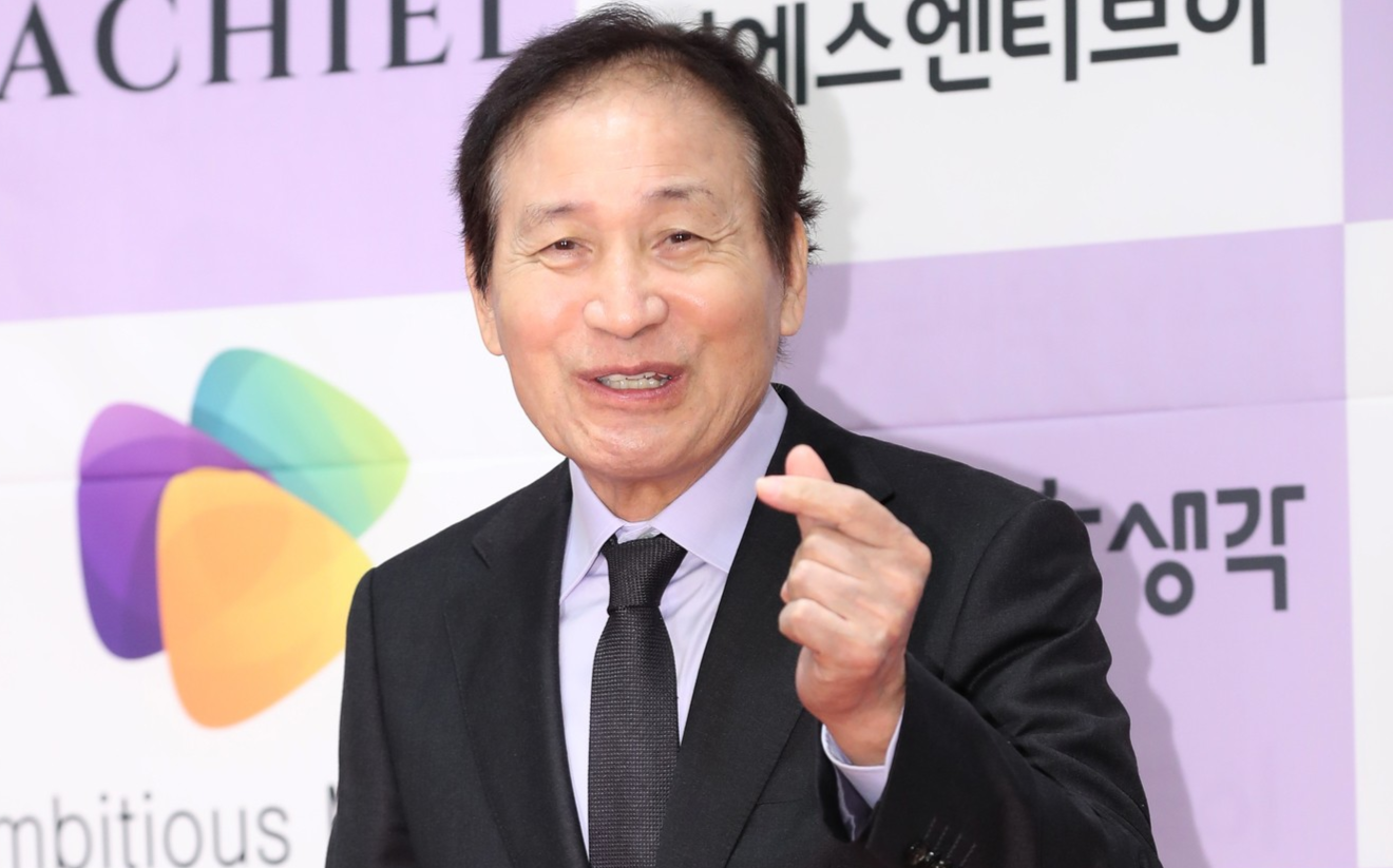 ‘혈액암 투병’ 안성기, 박중훈 통해 깜짝 근황 전해졌다.
..“안부 인사하다 울컥”