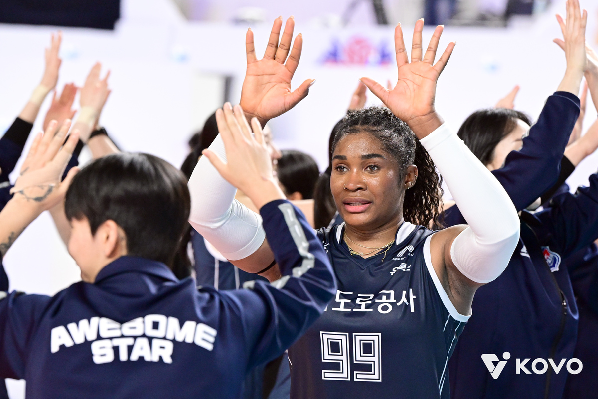 ‘자신을 포기한 현대건설에게 완벽한 복수전’...새 소속팀에서 첫 시즌을 뛰는 모마는 리그 최강의 ‘클러치 마법사’다 [남정훈의 오버 더 네트]