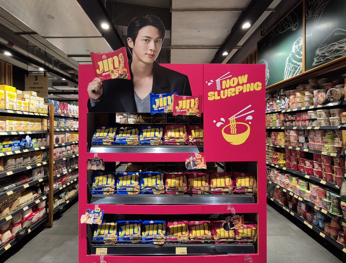 “BTS 진라면 뭔데?” 인도네시아 들썩…‘세계 2위’ 라면시장 공략 나선 오뚜기