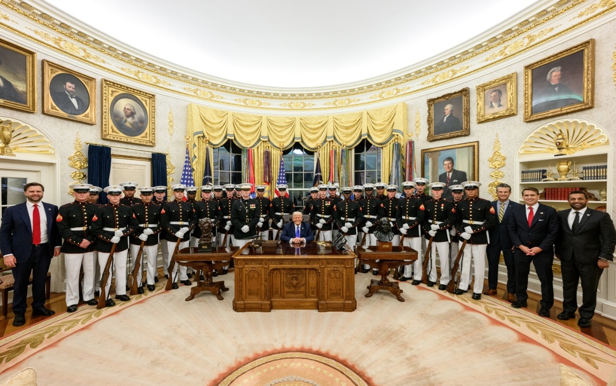 美 해병대 250회 생일… 트럼프 “韓에서 공산주의와 싸워”