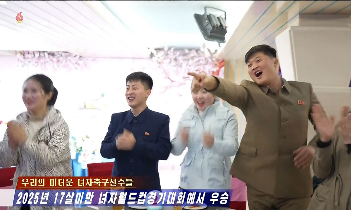 北, 여자축구 결승전서 평양역 앞 첫 거리응원…“환희의 바다”