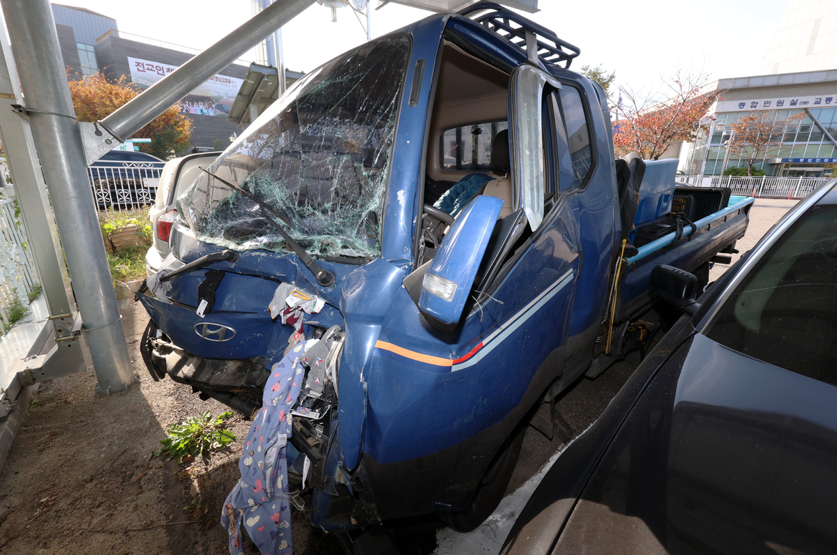 부천서 트럭 시장 돌진해 2명 사망…운전자 긴급체포