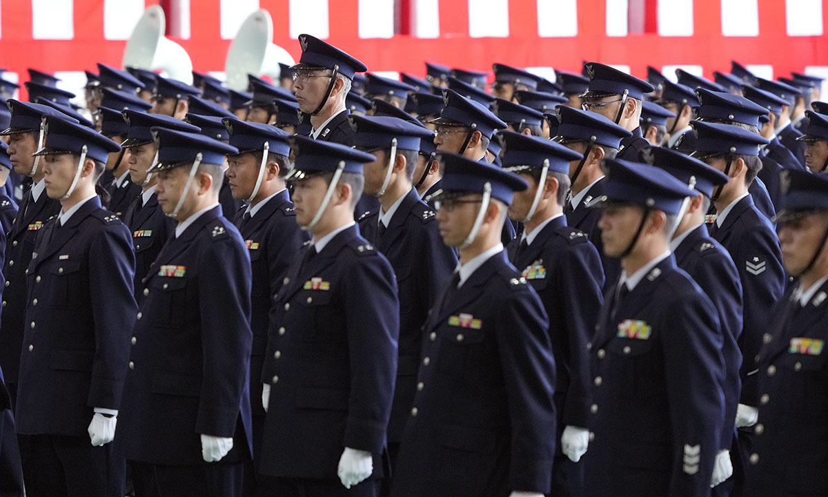 日 자위대 계급, 군대처럼 바꾼다