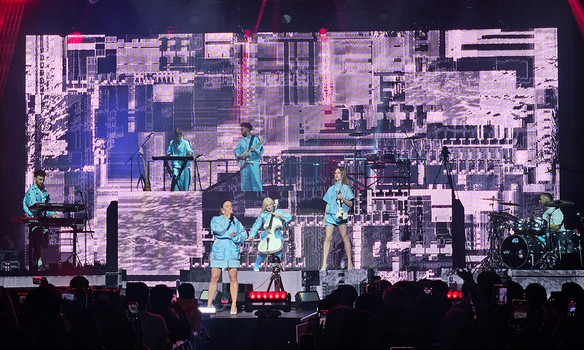 2년 만에 한국 찾은 일렉트로니카 그룹 클린 밴딧 “한국은 내가 가본 나라 중 최고”