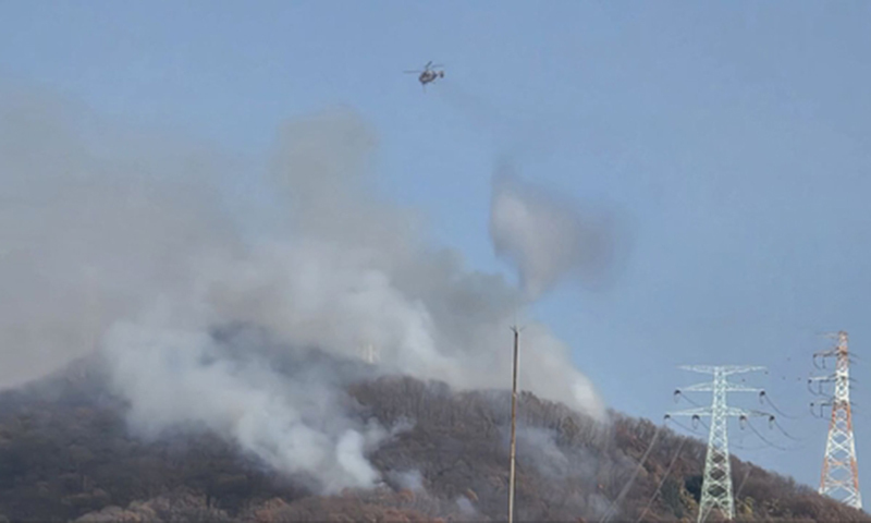 용인 불곡산 불…헬기 11대 투입해 1시간30분 만에 진화