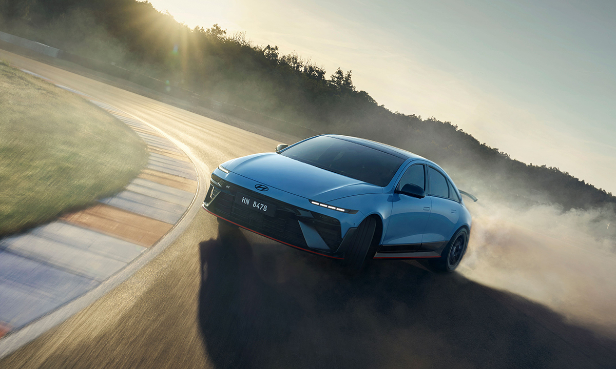 일상선 패밀리카 서킷에선 적토마… 폭발력·안정감 다잡다