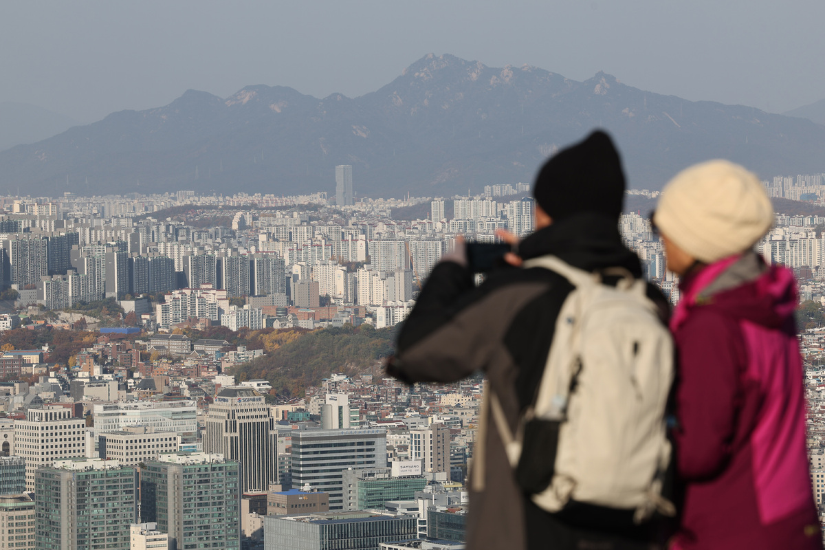 “대책 나오기 전에라도 사자”…10·15 대책 앞두고 서울 집값 ‘두 배’ 뛰었다