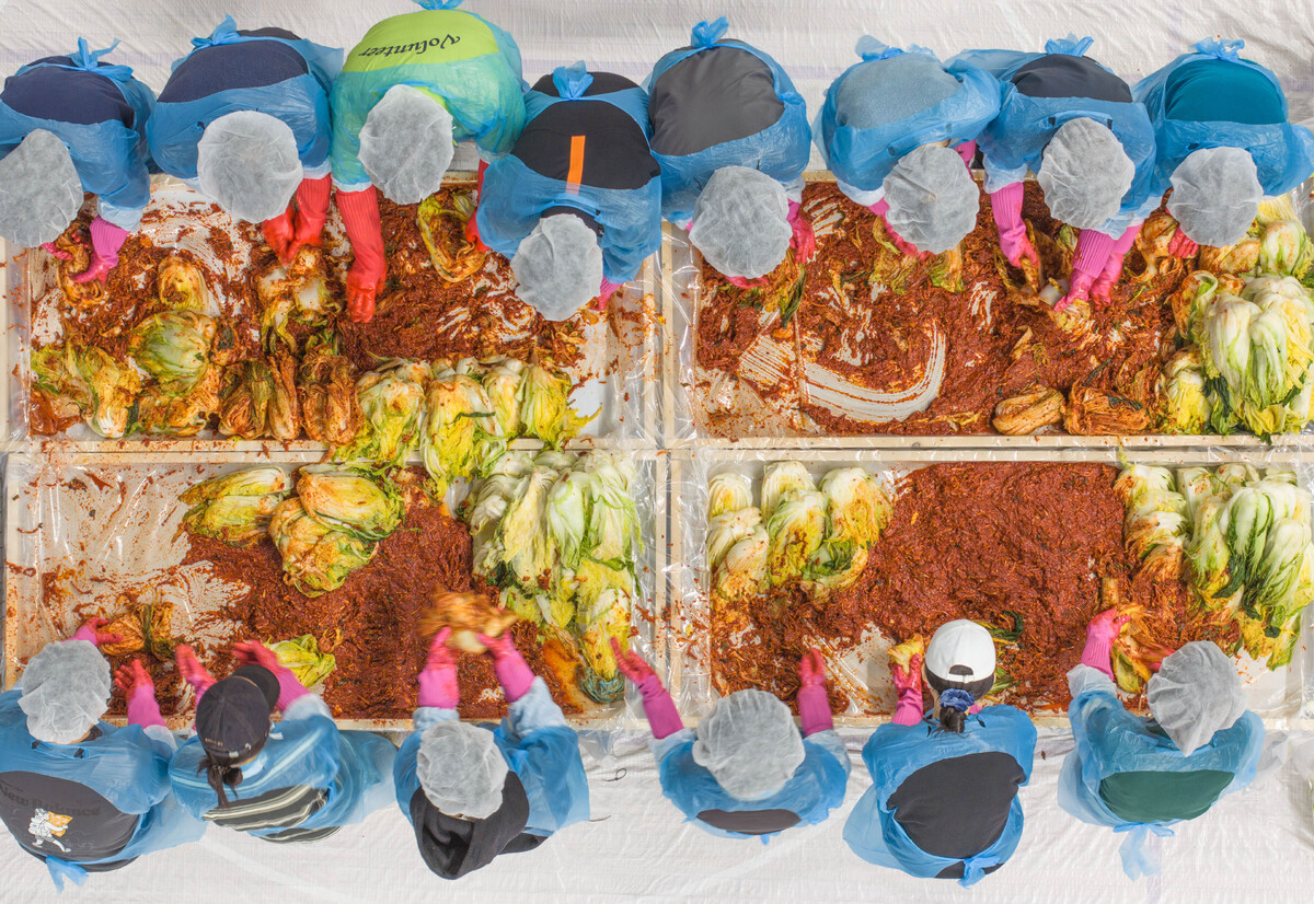 인천국제공항공사, '희망의 활주로 2025 김장 나눔 봉사활동' [한강로 사진관]