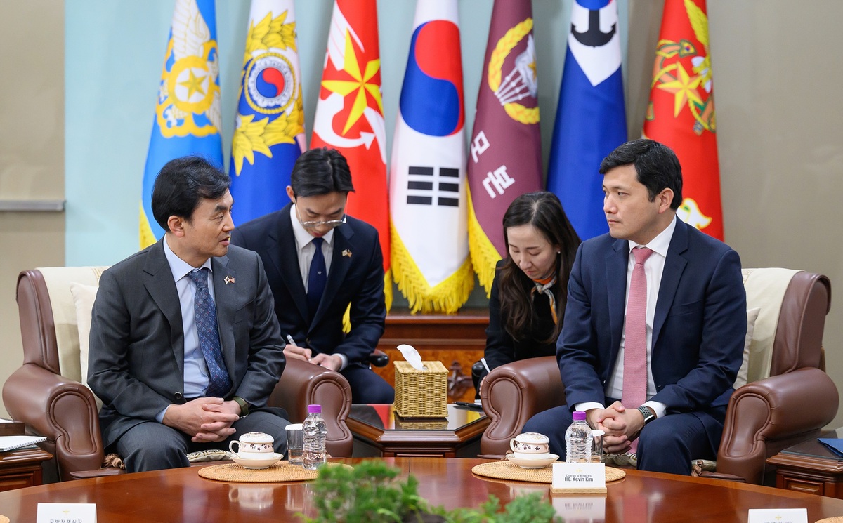 안규백 국방부장관, 주한미국대사대리 접견…동맹 발전 논의