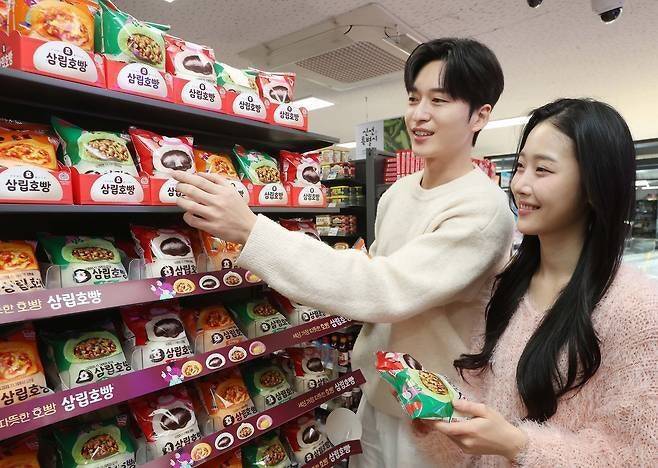 유통업계, 따뜻하게 즐길 수 있는 간식류 신제품 잇달아 출시