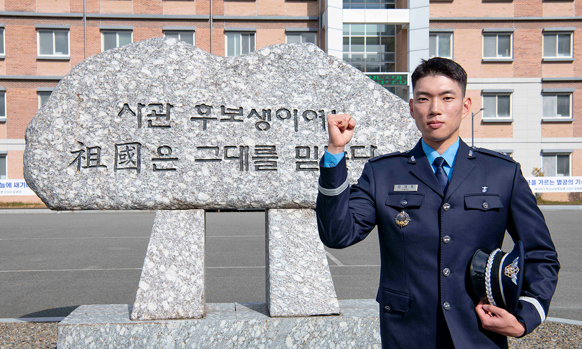 美 영주권 포기하고 통역장교로 임관