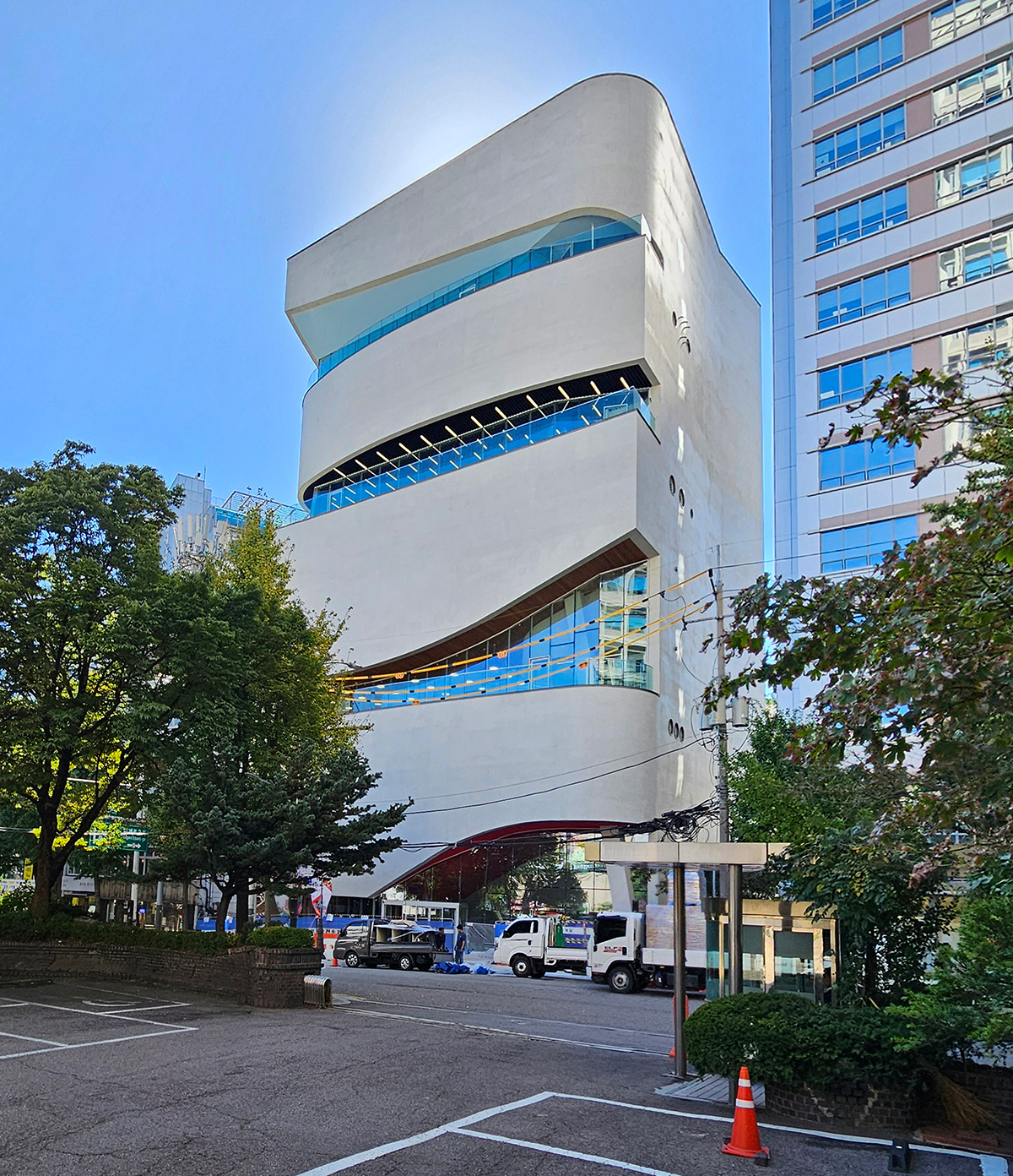 개관 앞둔 ‘서울영화센터’… 영화계는 “협조 거부”