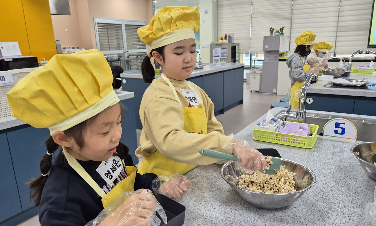 경남 학교급식연구소 ‘맛봄’…아이들 건강지킴이役 ‘톡톡’