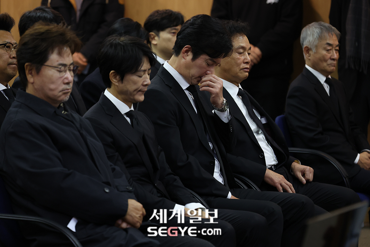 [포토] 고 이순재 애도하는 후배 배우들