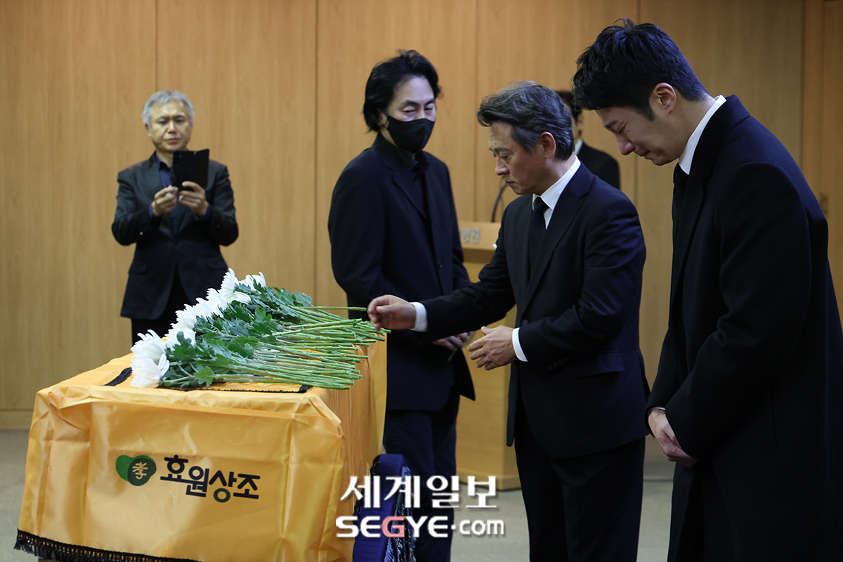 [포토] 눈물 흘리는 정일우