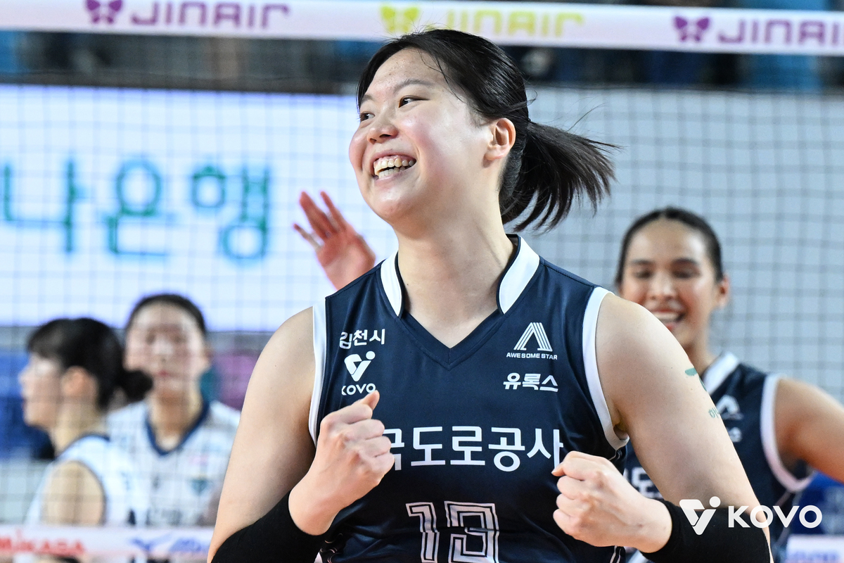 ‘프로 무대 10전 전승’ 도로공사 1순위 신인 MB 이지윤 “탄탄한 기본기는 코로나19 때 받은 1대1 레슨 덕분이죠” [남정훈의 오버 더 네트]