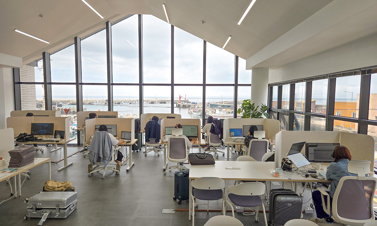 놀멍 배우멍, 일하멍 쉬멍, 검질 매멍… 탐나는 워케이션 [지방기획]