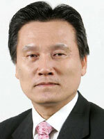 원석학원, 신경주대학교 총장 직무대리에 이동한 석좌교수 임명