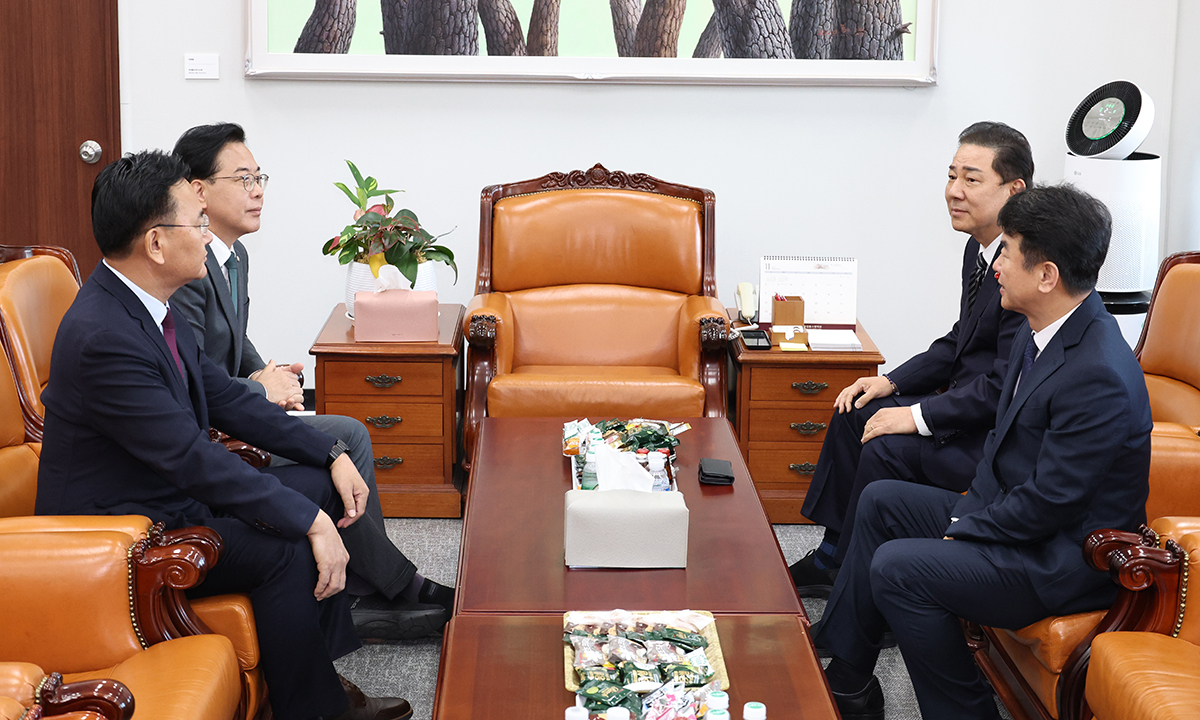 與 “최종결단만 남아, 발목잡기 안돼”… 野 “일방처리 수순”
