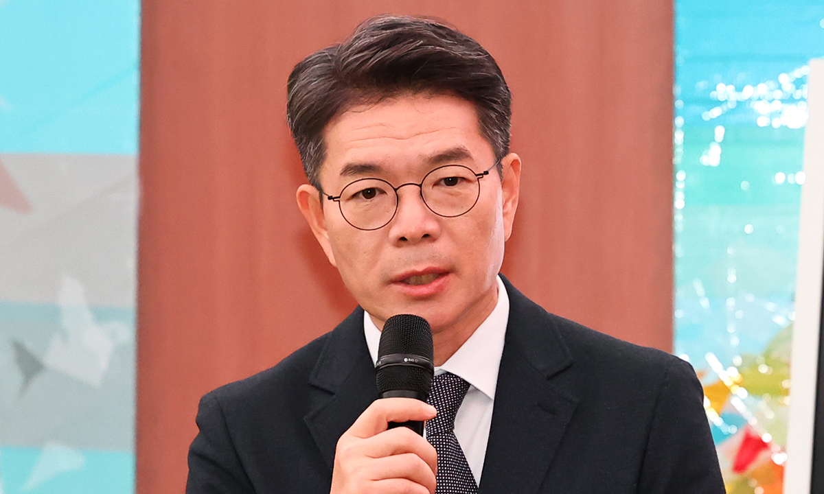 ‘吳 대항마 부상’ 정원오 성동구청장… “한강버스, 관광용으로 개조를” 지적